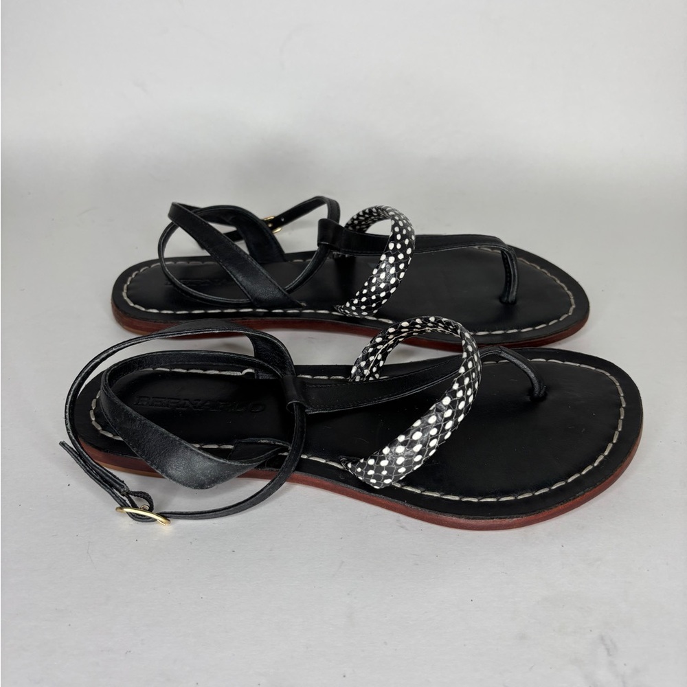 Bernardo Sandals Wraparound Women Size 6M Black Leather Flats Soles